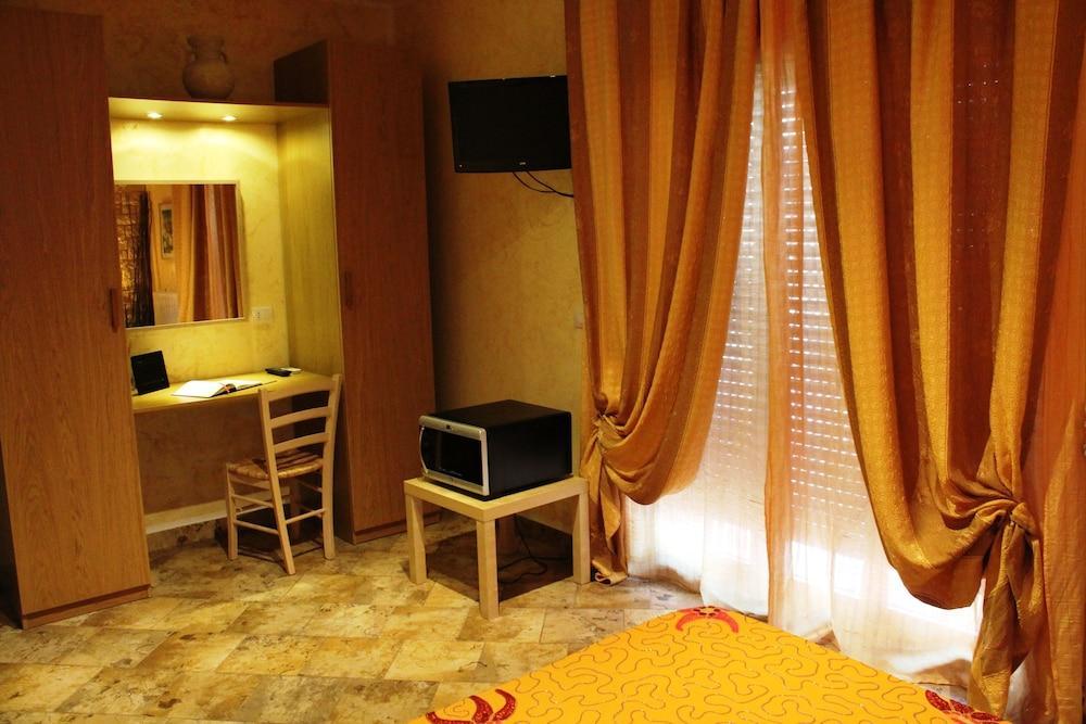 B&B Triskèles Giardini Naxos Eksteriør bilde