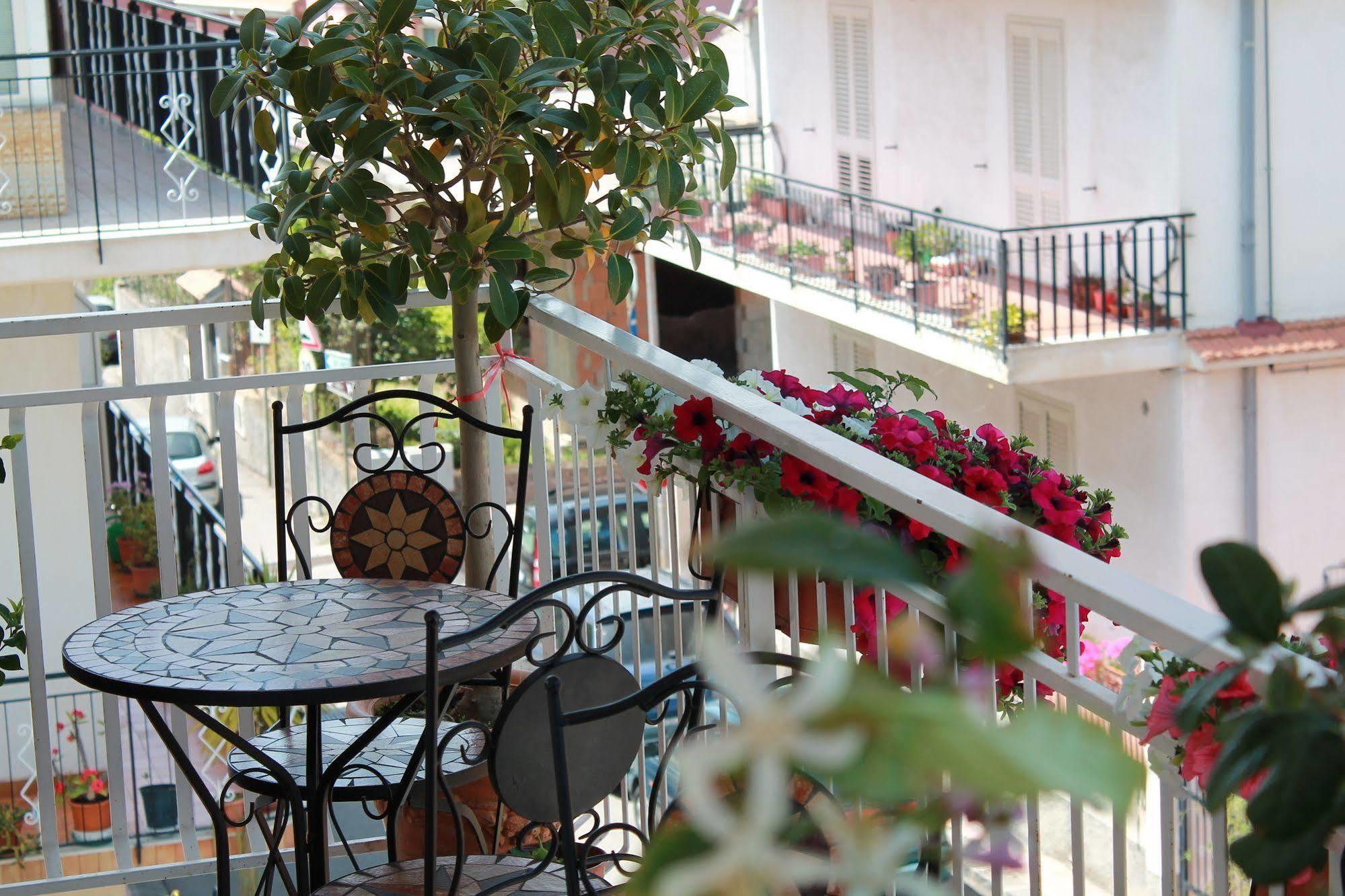 B&B Triskèles Giardini Naxos Eksteriør bilde