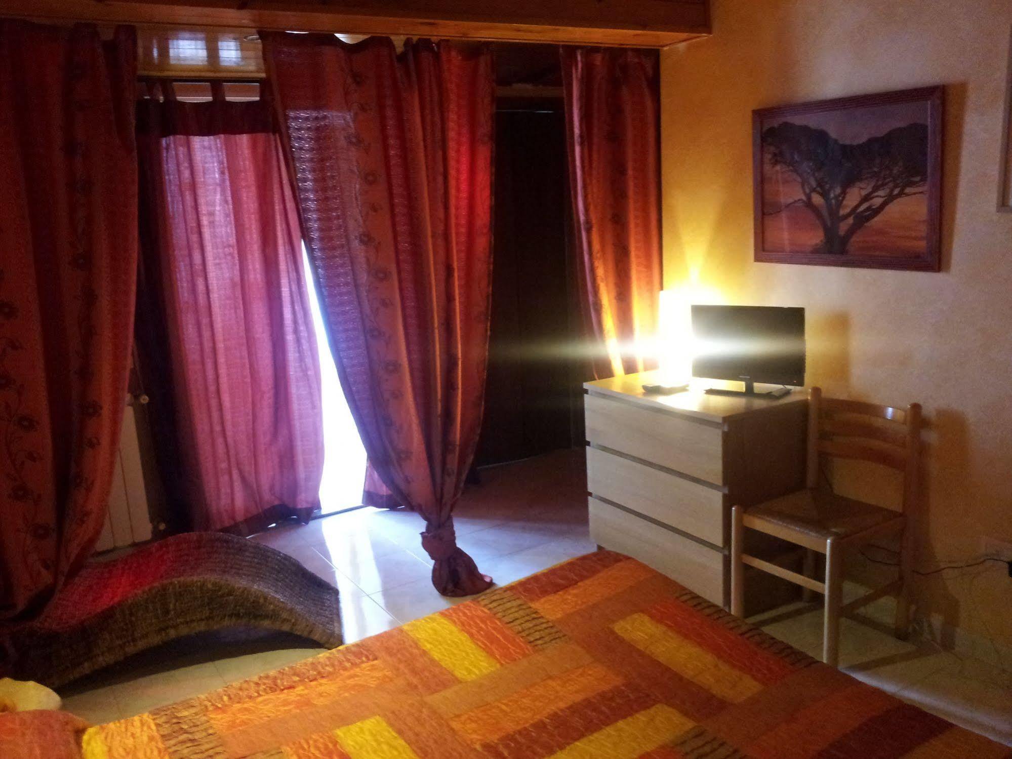 B&B Triskèles Giardini Naxos Eksteriør bilde