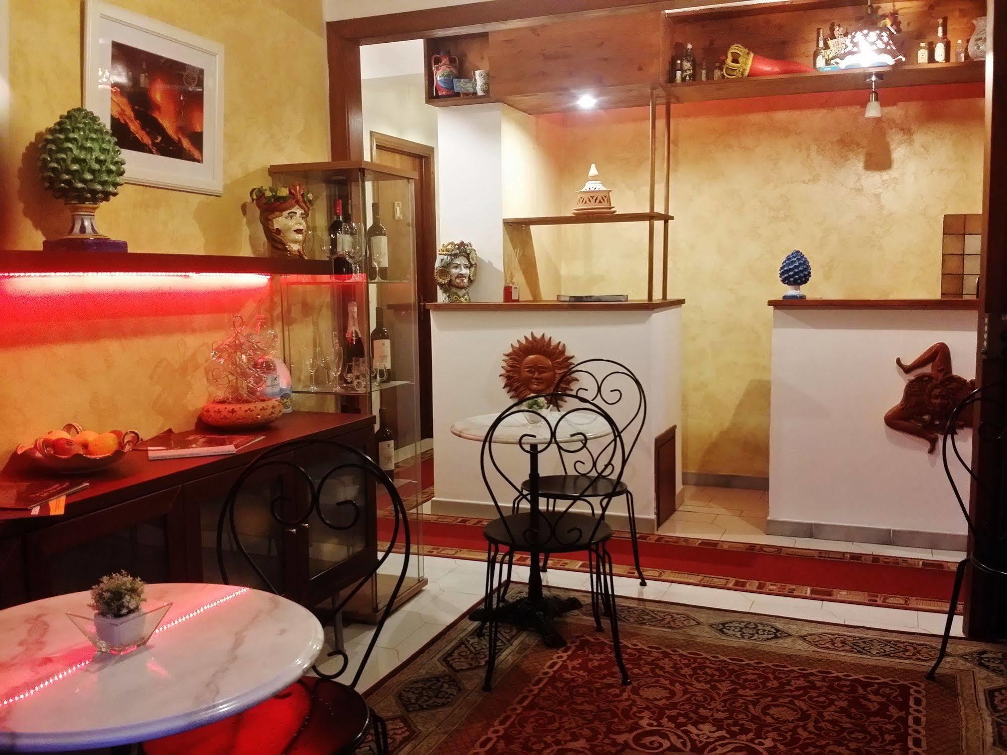 B&B Triskèles Giardini Naxos Eksteriør bilde