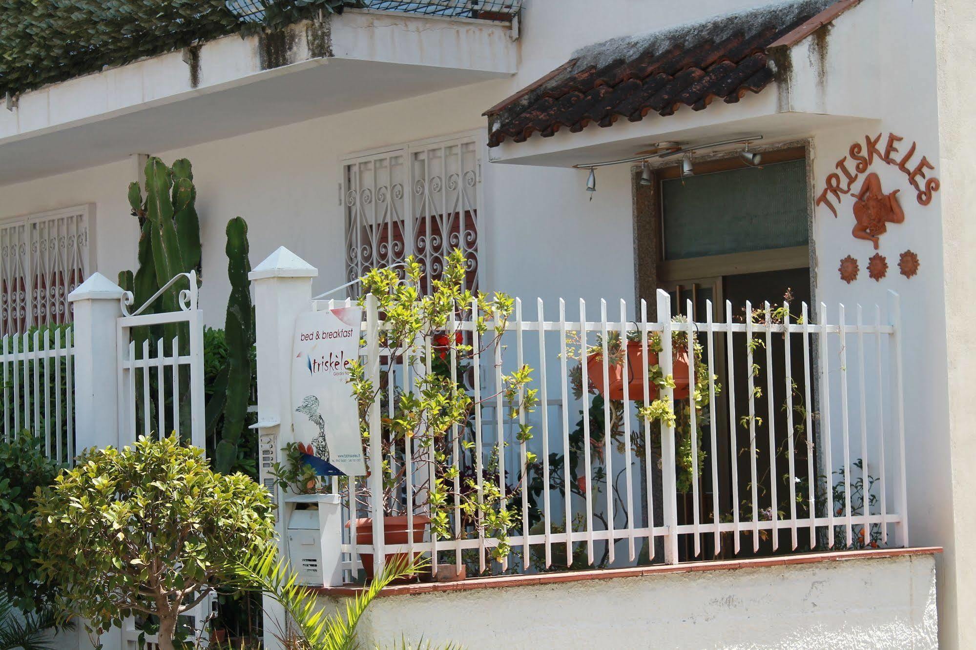 B&B Triskèles Giardini Naxos Eksteriør bilde