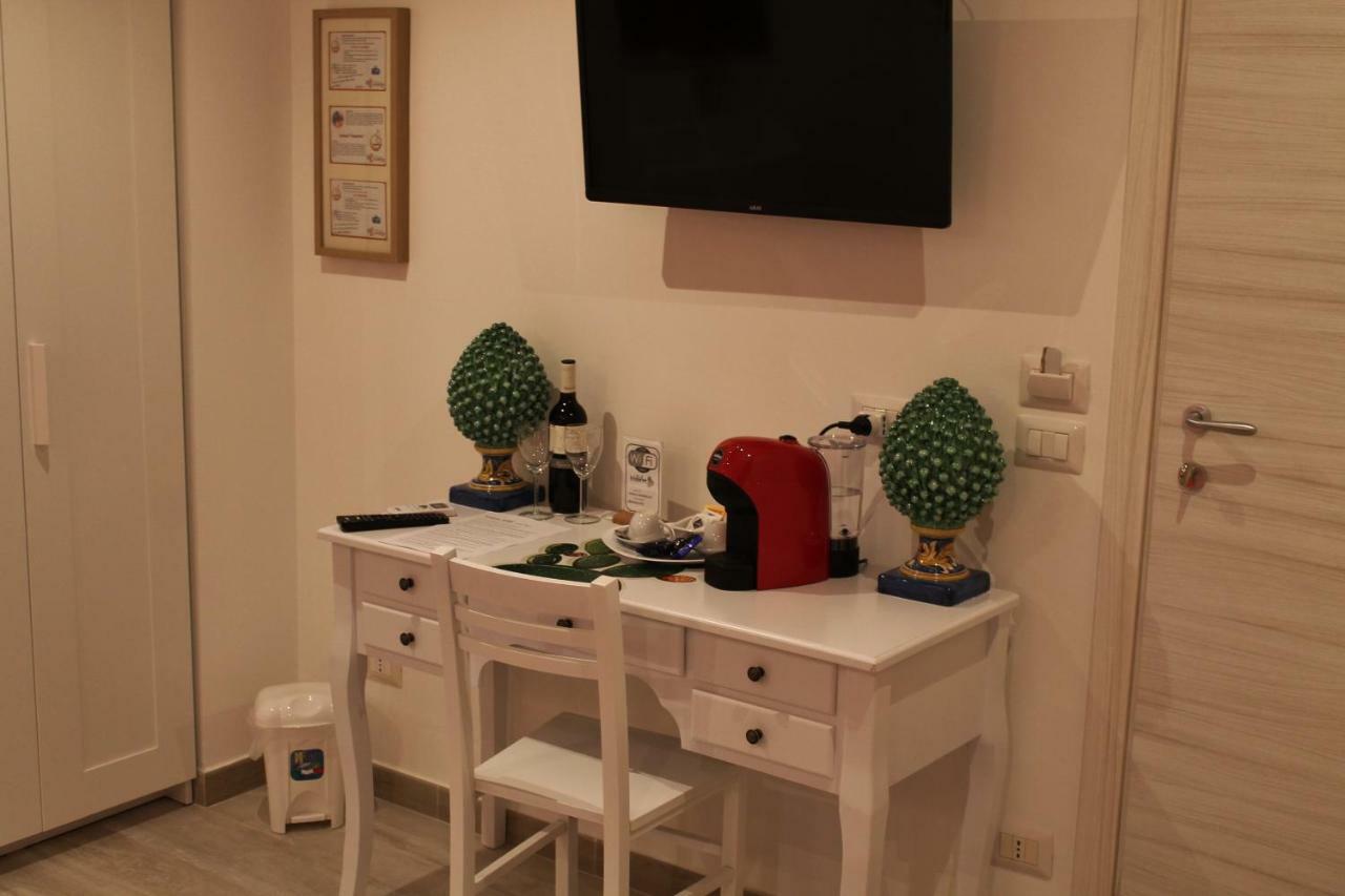 B&B Triskèles Giardini Naxos Eksteriør bilde